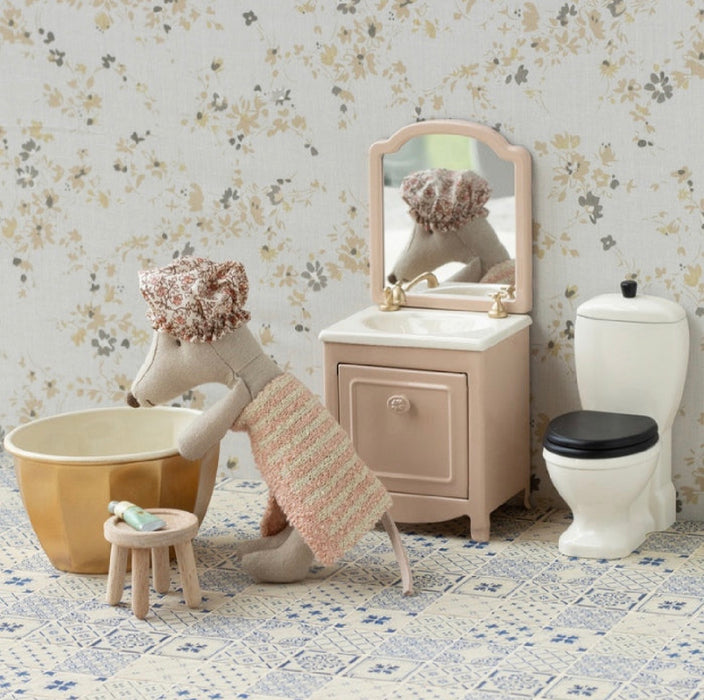 Toilet, Mouse