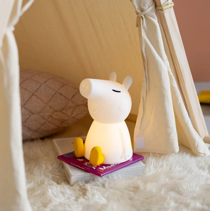 Mr Maria Peppa Pig
First Light