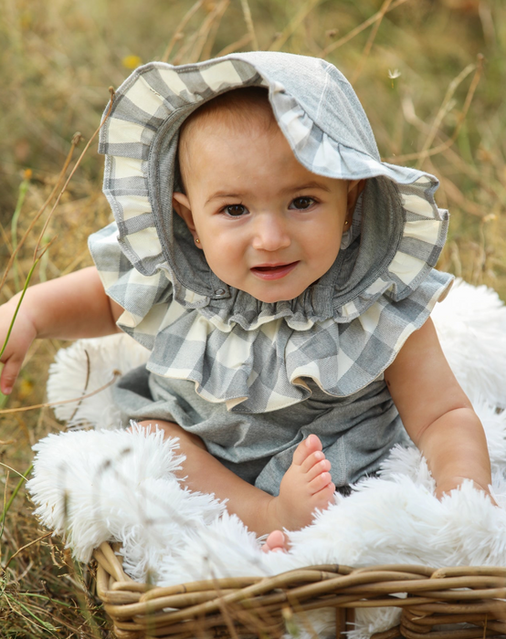 Ruff Collar Bib